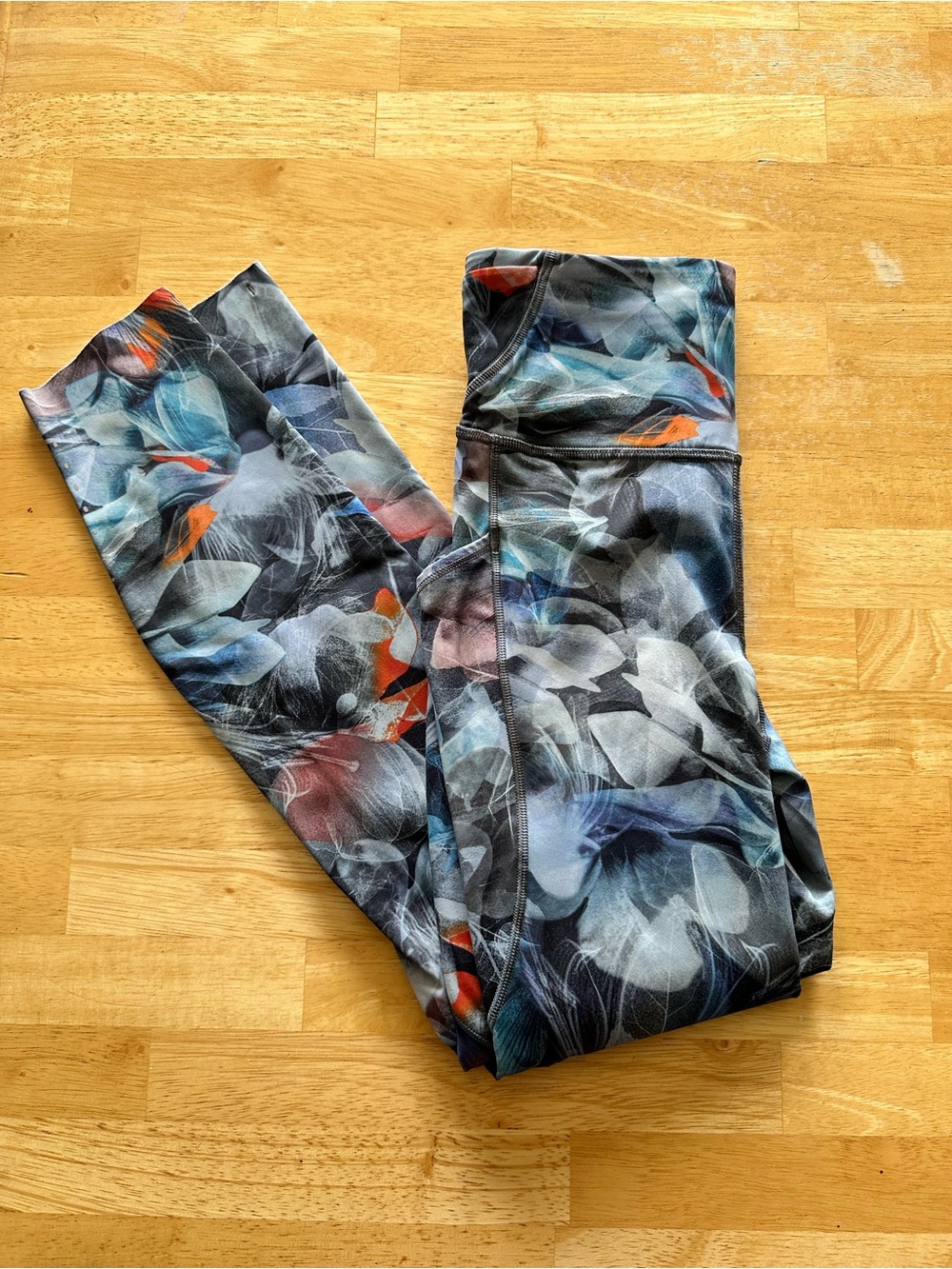 Lululemon leggings size 2
